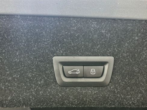 Used 2026 BMW 330i xDrive Sedan AWD/4WD image 32