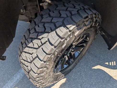 Used 2019 Chevrolet Silverado 1500 LT Trail Boss AWD/4WD image 21