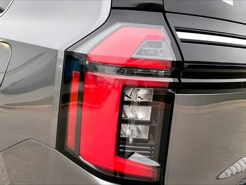 New 2026 Nissan Armada Platinum image 12