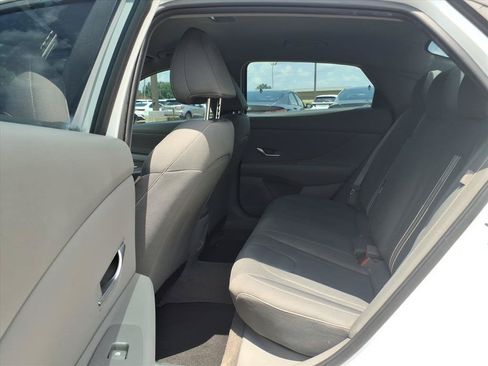 Used 2025 Hyundai Elantra Sport FWD image 11