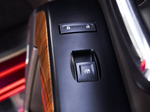 Used 2018 GMC Sierra 1500 SLT AWD/4WD image 27