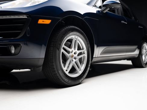 Used 2018 Porsche Macan AWD/4WD image 74