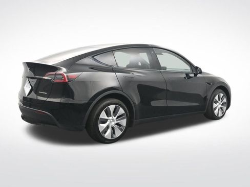 Used 2023 Tesla Model Y Long Range AWD/4WD image 6