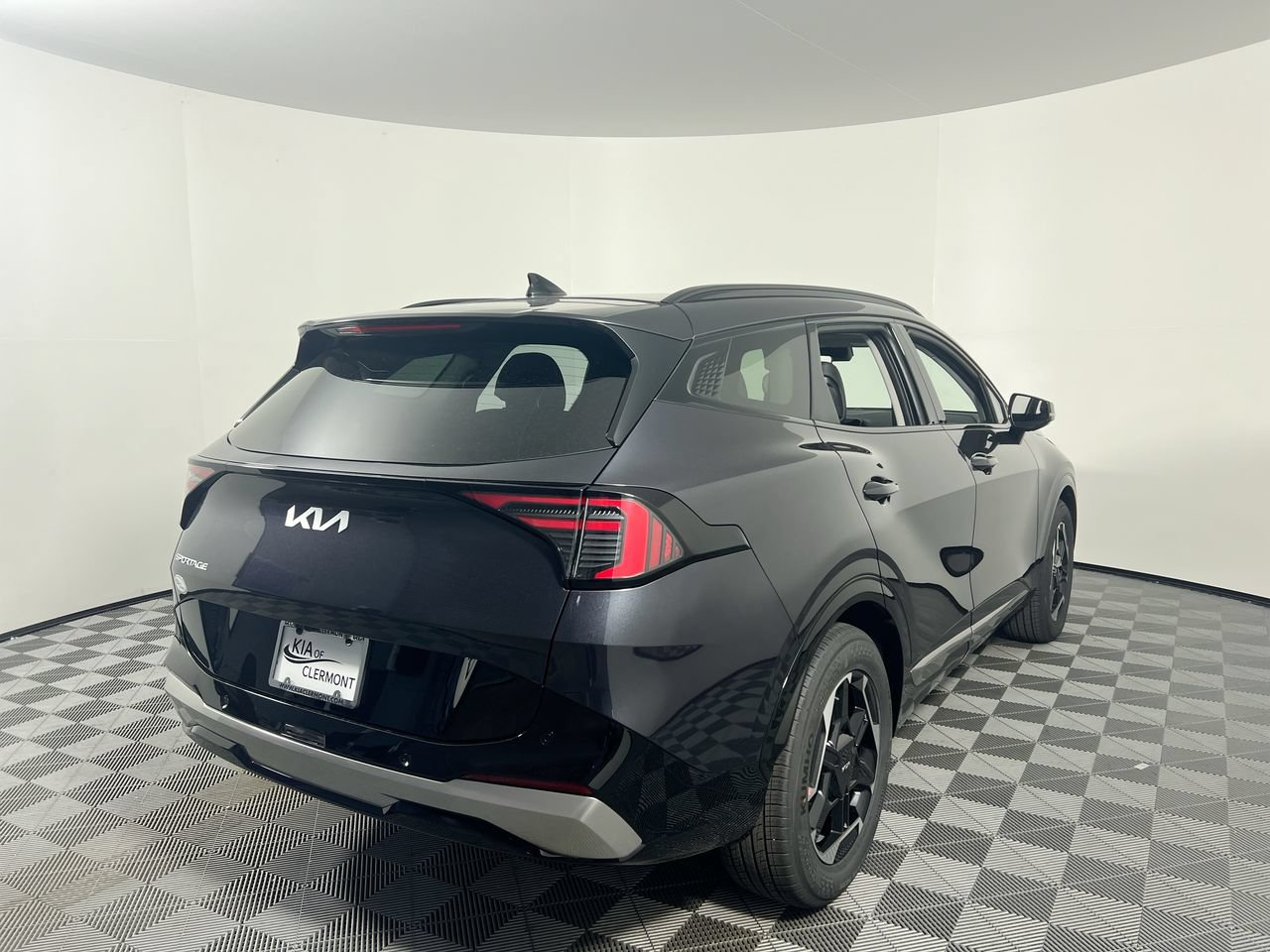 New 2026 Kia Sportage SX FWD image 3