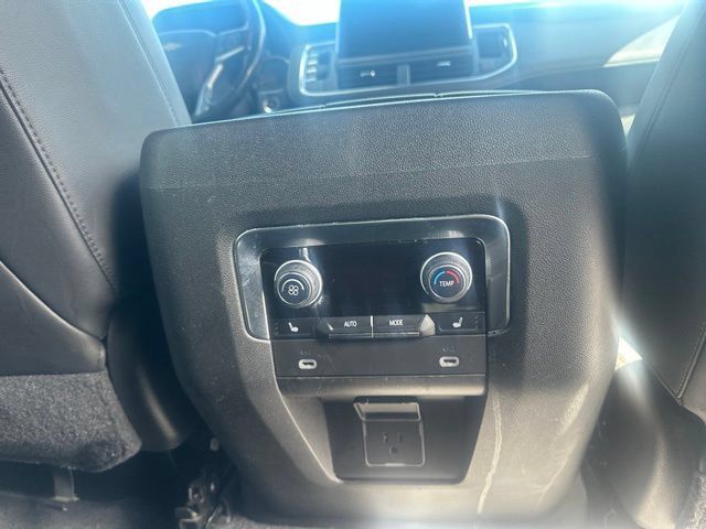 Used 2021 Chevrolet Tahoe Premier w/ Premium Package AWD/4WD image 13