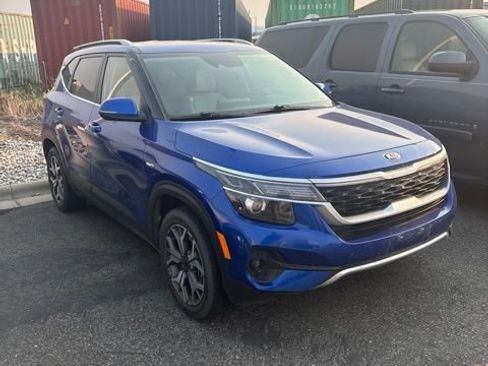 Used 2021 Kia Seltos EX AWD/4WD image 2