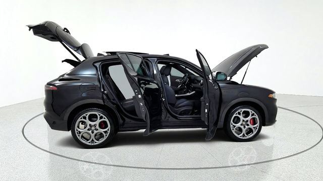 Used 2024 Alfa Romeo Tonale Veloce AWD/4WD image 20