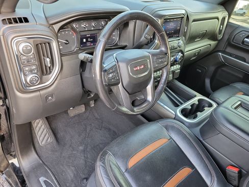 Used 2020 GMC Sierra 1500 AT4 w/ AT4 Premium Package image 3