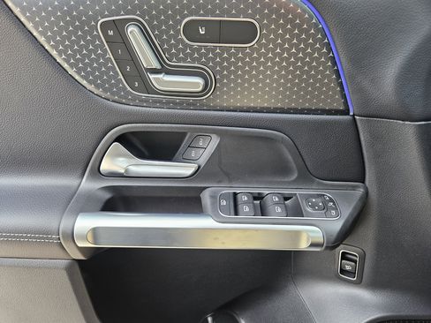 New 2026 Mercedes-Benz GLB 250 4MATIC image 23