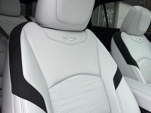 Used 2024 Cadillac XT4 Sport image 21