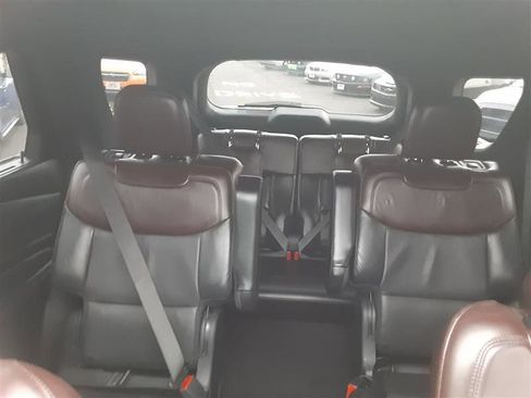 Used 2020 Ford Explorer Platinum w/ Premium Technology Package image 25