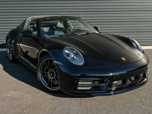 Certified 2024 Porsche 911 image 24