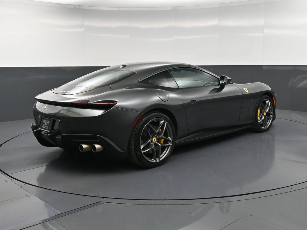 Used 2022 Ferrari Roma RWD image 8