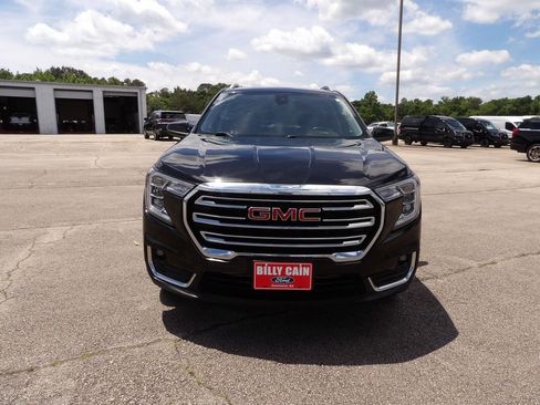 Used 2022 GMC Terrain SLT w/ Infotainment Package II AWD/4WD image 3