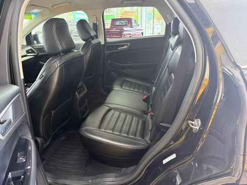 Used 2019 Ford Edge SEL w/ Equipment Group 201A AWD/4WD image 12
