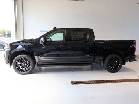New 2026 Chevrolet Silverado 1500 High Country w/ High Country Premium Package AWD/4WD image 7