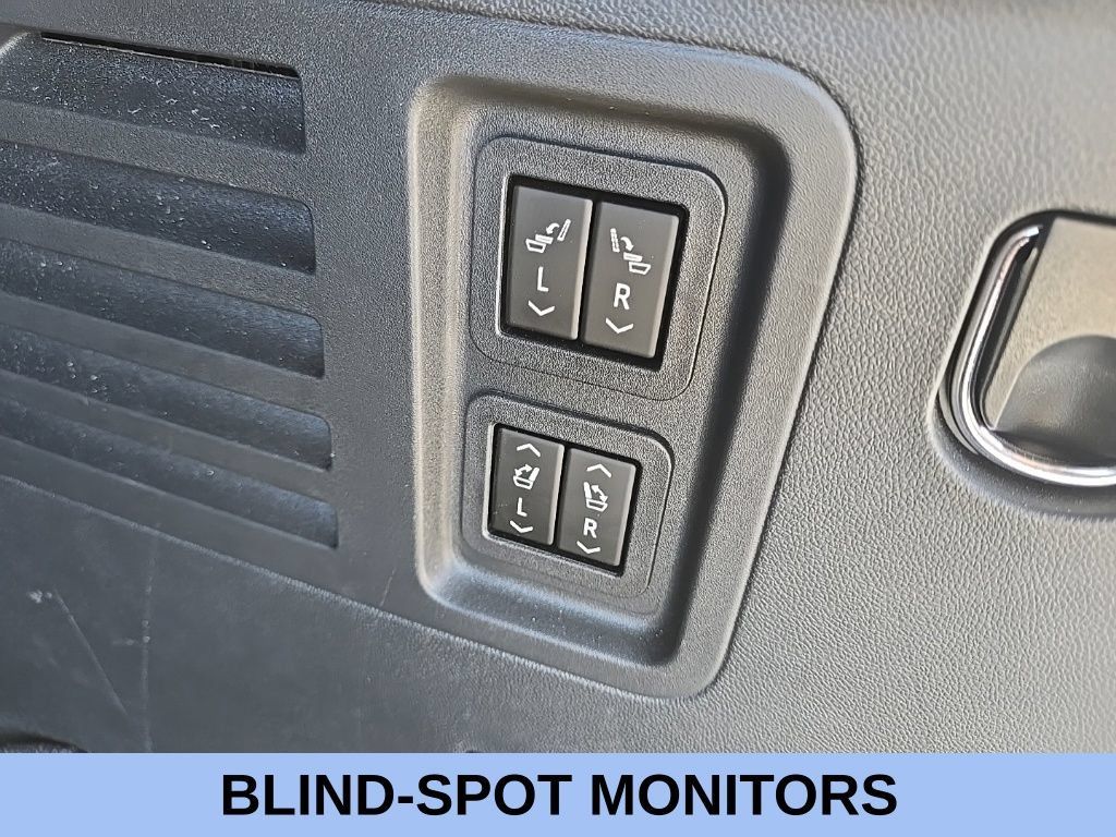 Used 2026 Chevrolet Traverse RS AWD/4WD image 7