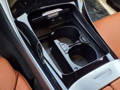 Used 2025 Mercedes-Benz C 300 4MATIC Sedan image 7
