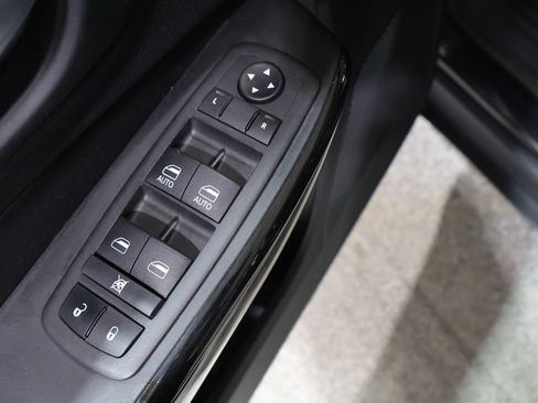 Used 2023 Jeep Cherokee Altitude Lux AWD/4WD image 13
