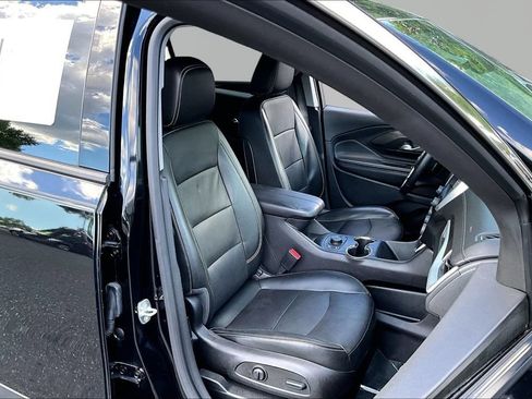 Used 2023 GMC Terrain SLT w/ LPO, Floor Liner Package FWD image 19