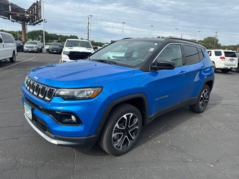 Used 2024 Jeep Compass Limited AWD/4WD image 3