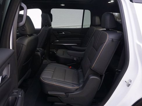 Certified 2025 Chevrolet Traverse High Country image 11