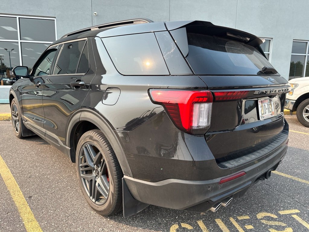 Used 2025 Ford Explorer ST w/ Sun And Sound Package AWD/4WD image 2