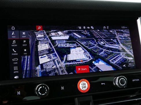 New 2026 Porsche Macan image 15