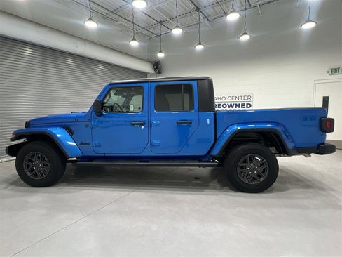 Used 2024 Jeep Gladiator Sport image 5