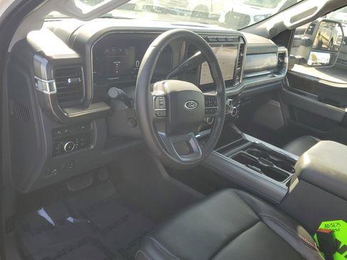 Used 2024 Ford F250 Lariat w/ Black Appearance Package image 20