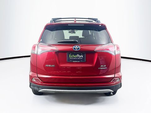 Used 2018 Toyota RAV4 XLE AWD/4WD image 7