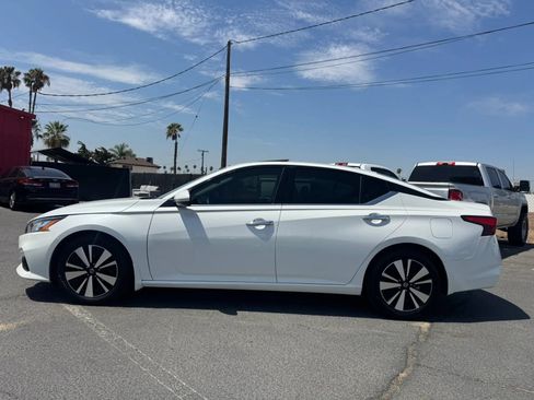 Used 2019 Nissan Altima 2.5 SV FWD image 3