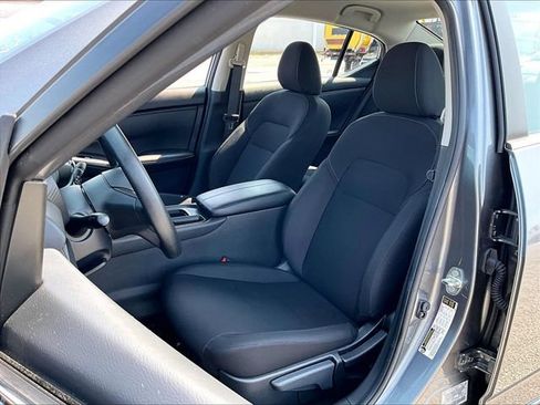 Used 2025 Nissan Sentra S FWD image 10