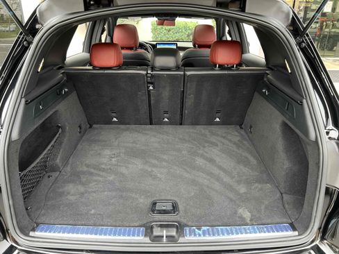 Used 2022 Mercedes-Benz GLC 300 4MATIC w/ AMG Line image 52