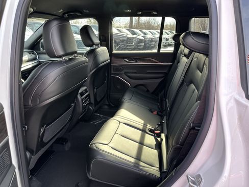 New 2026 Jeep Grand Cherokee Limited AWD/4WD image 29