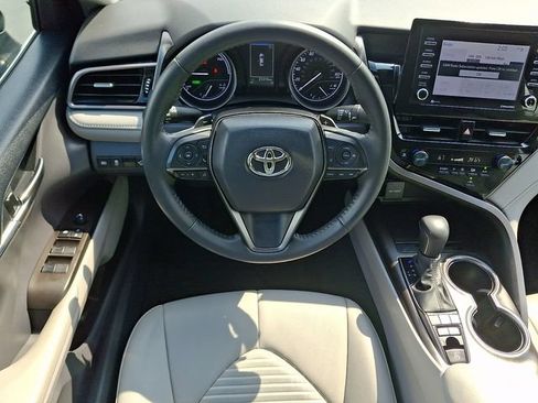 Used 2023 Toyota Camry SE FWD image 12