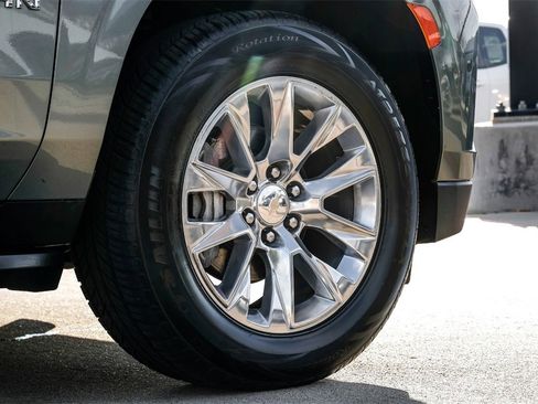 Used 2023 Chevrolet Suburban Premier image 61