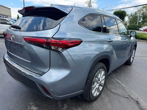 Used 2021 Toyota Highlander Limited AWD/4WD image 6