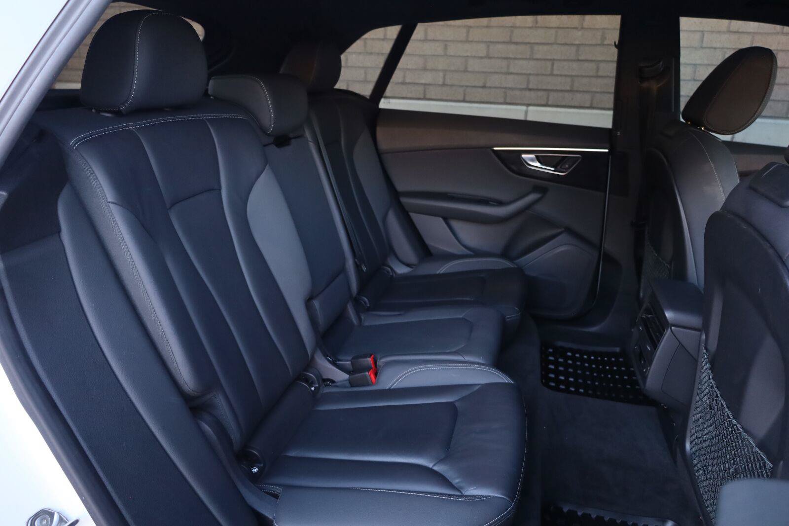 Used 2019 Audi Q8 Premium w/ Convenience Package AWD/4WD image 27
