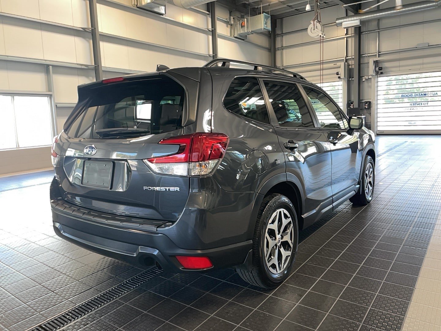 Used 2023 Subaru Forester Premium AWD/4WD image 14
