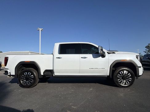 Used 2026 GMC Sierra 2500 Denali Ultimate AWD/4WD image 11