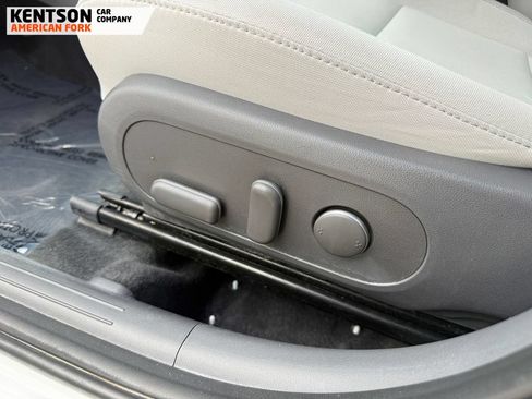 Used 2025 Hyundai Kona SEL AWD/4WD image 26