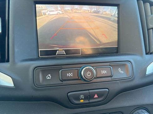 Used 2024 GMC Terrain SLE w/ Elevation Edition image 14