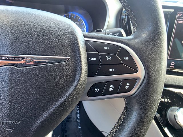 Used 2022 Chrysler Pacifica Touring-L FWD image 28