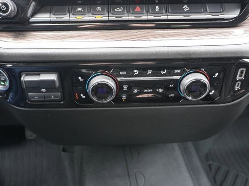 Used 2022 Chevrolet Silverado 1500 LT image 14