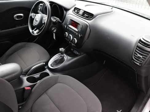 Used 2015 Kia Soul FWD image 25