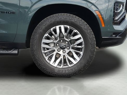 Used 2025 Chevrolet Tahoe Z71 w/ Comfort Package AWD/4WD image 4