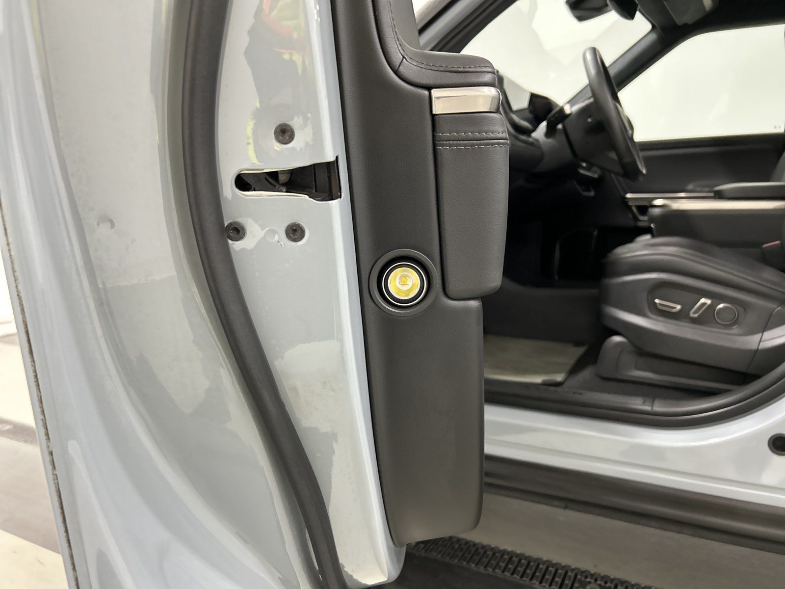 Used 2023 Rivian R1S Adventure Quad AWD/4WD image 32