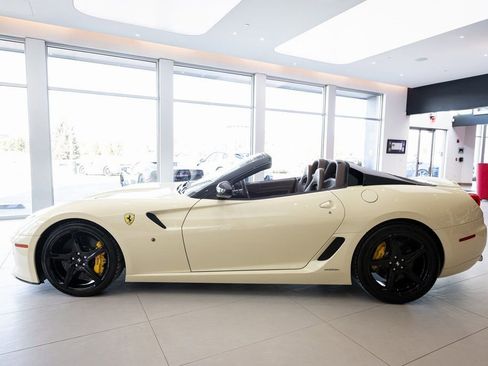 Used 2011 Ferrari 599 SA Aperta image 3