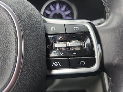 Certified 2024 Kia Carnival LX image 25